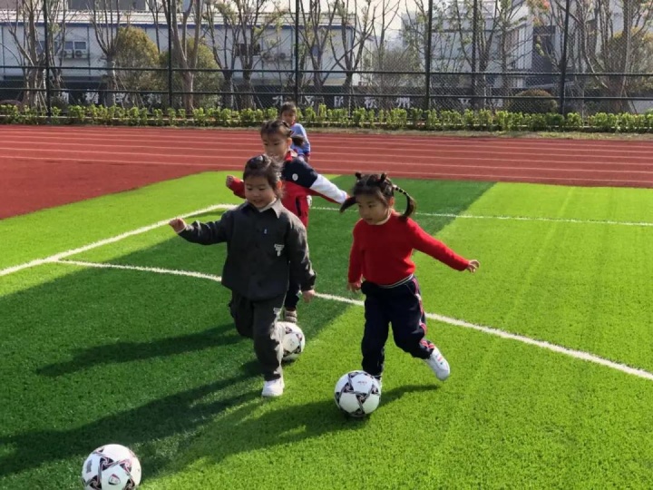 魅力老爸，玩转足球 ——记天元公学幼儿园足球周活动