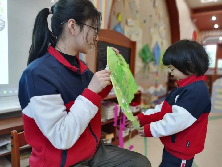 天元公学幼儿园举行童玩节之“筝舞飞扬”系列活动