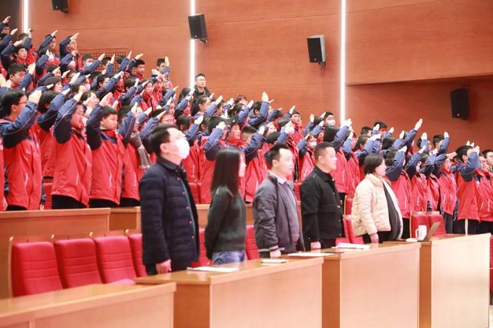 砥砺勇前行，共筑天元梦——天元公学初中部举行2021学年第一学期表彰暨第二学期开学典礼