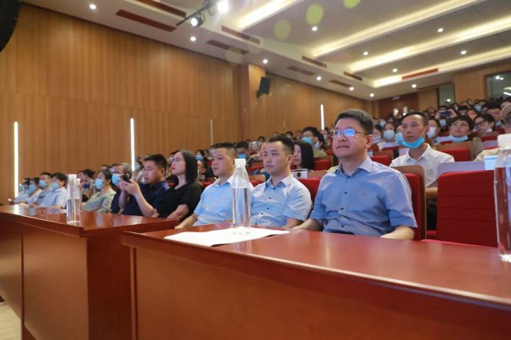 新相遇，心同行，梦起航——记天元公学初中部2022级新生家长见面会