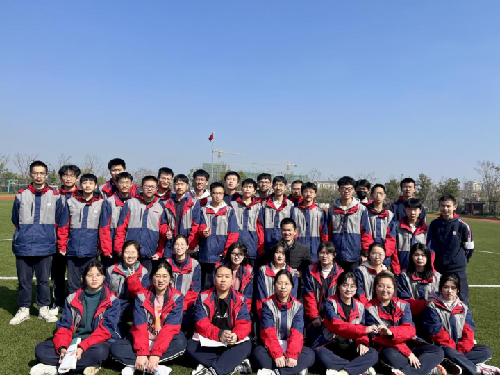班级风采丨高中部天元·杭二英才班高二(1)班：大鹏一日同风起，扶摇直上九万里