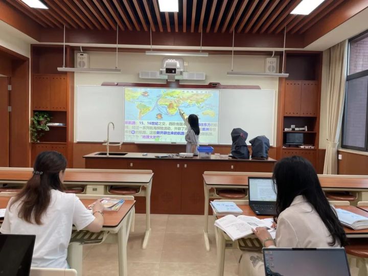 秋水碧于“天”，行舟听育“元”——天元公学初中部开展教学调研周活动