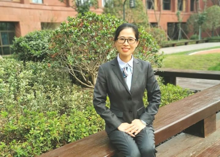 “白玉”匠心丨张慧娟：向上而生，向善而为，向美而行