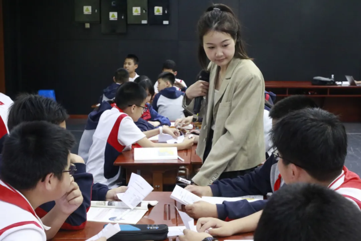 初高衔接，蓄势赋能——全区历史与社会90学时培训活动在我校举行