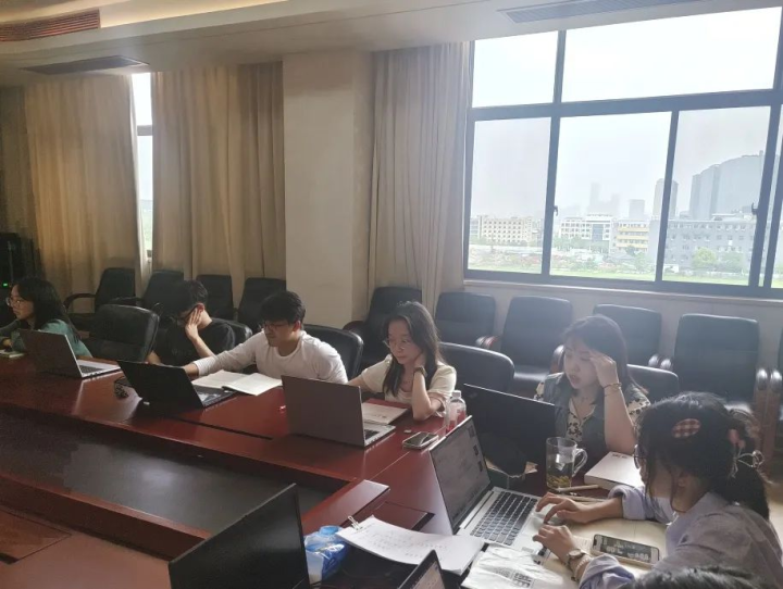 智苑论坛丨天元公学初中部开展跨学科学习小组第五次项目展示活动