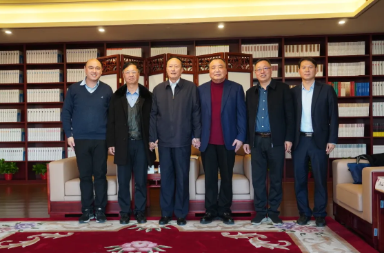 北京大学原党委书记朱善璐听取天元公学工作汇报