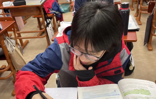 天元学子说丨美术部学生何希瑜：努力——青春的最美诠释