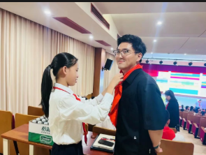 天元人物志丨故事里的数学魔法师——小学部数学教师童峙昱