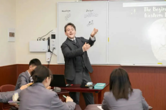 天元人物志｜世界这么大，我要去看看——外文部（国际课程中心）英语、戏剧老师Corrigan Moran