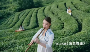 天元人物志丨笛韵悠扬传薪火，艺路芬芳育桃李——音乐部竹笛教师何碧芸