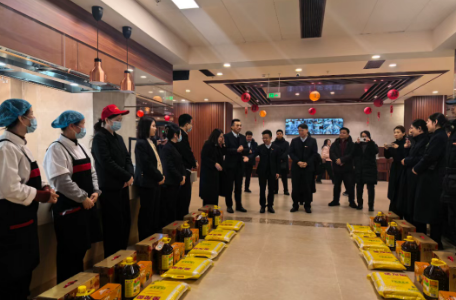 情暖天元，致敬坚守——天元公学校领导慰问一线后勤工作人员，共迎新春