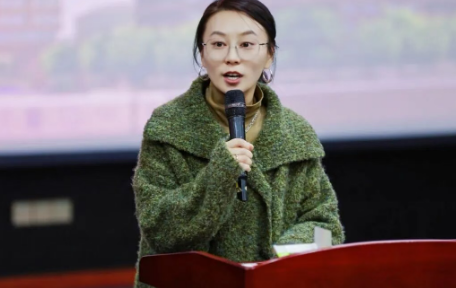 天元人物志丨郑玮：为成长撑伞，予青春晴空