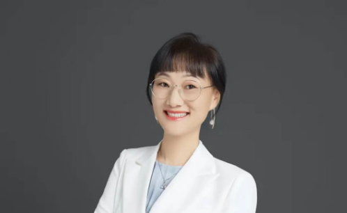 天元人物志丨何平：在文字里种星星的人