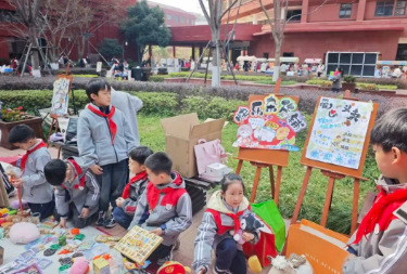 天元公学这场义卖，把春日善意写进每一处细节