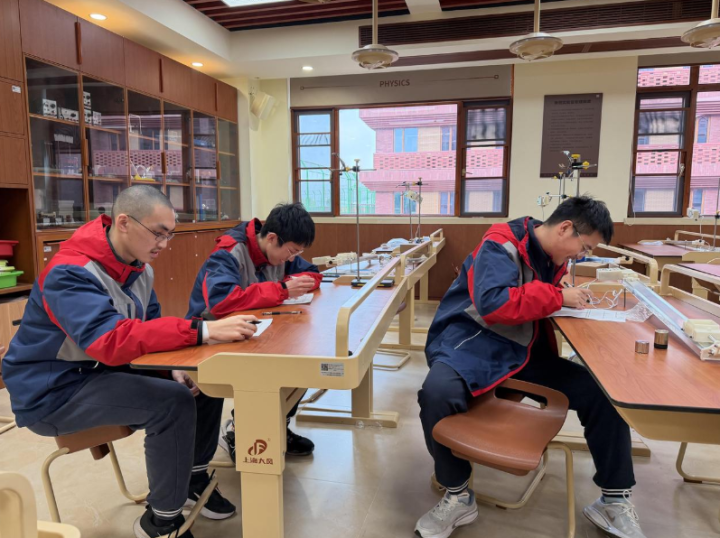 “打球囧途”变建议！杭城三位高中生委托省政协委员“捎句话”