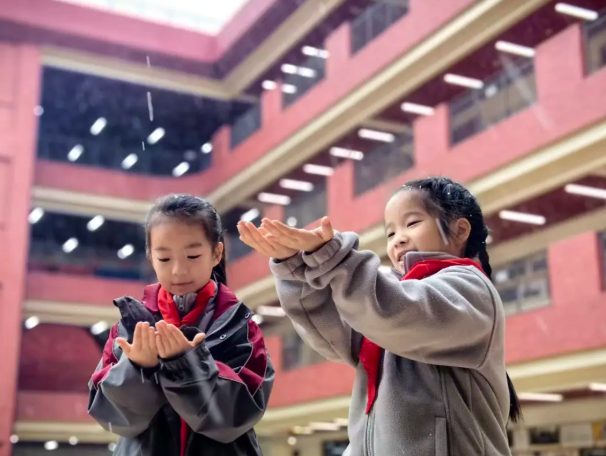 初雪上分！今天余杭校园热“雪”沸腾